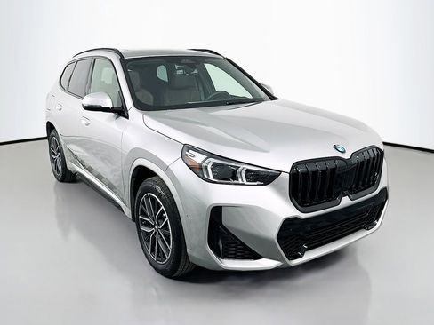 Used 2025 BMW X1 xDrive28i w/ Premium Package image 3