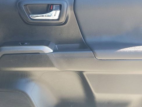 Used 2023 Toyota Tacoma TRD Off-Road image 43