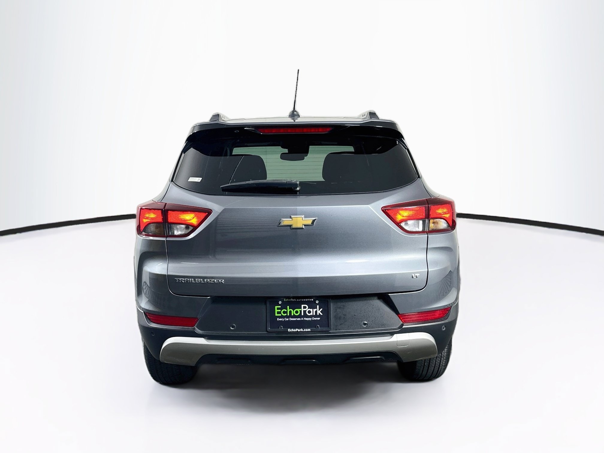 Used 2022 Chevrolet TrailBlazer LT w/ LPO, Blackout Package FWD image 7