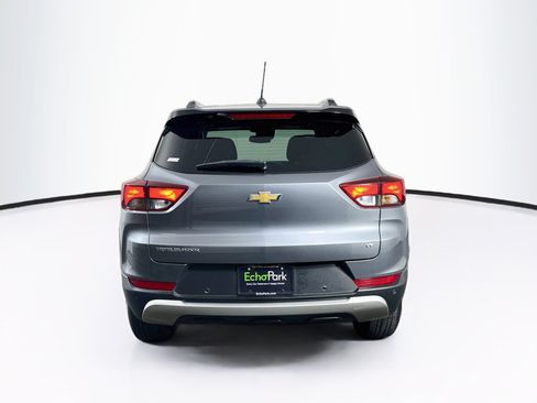 Used 2022 Chevrolet TrailBlazer LT w/ LPO, Blackout Package FWD image 7