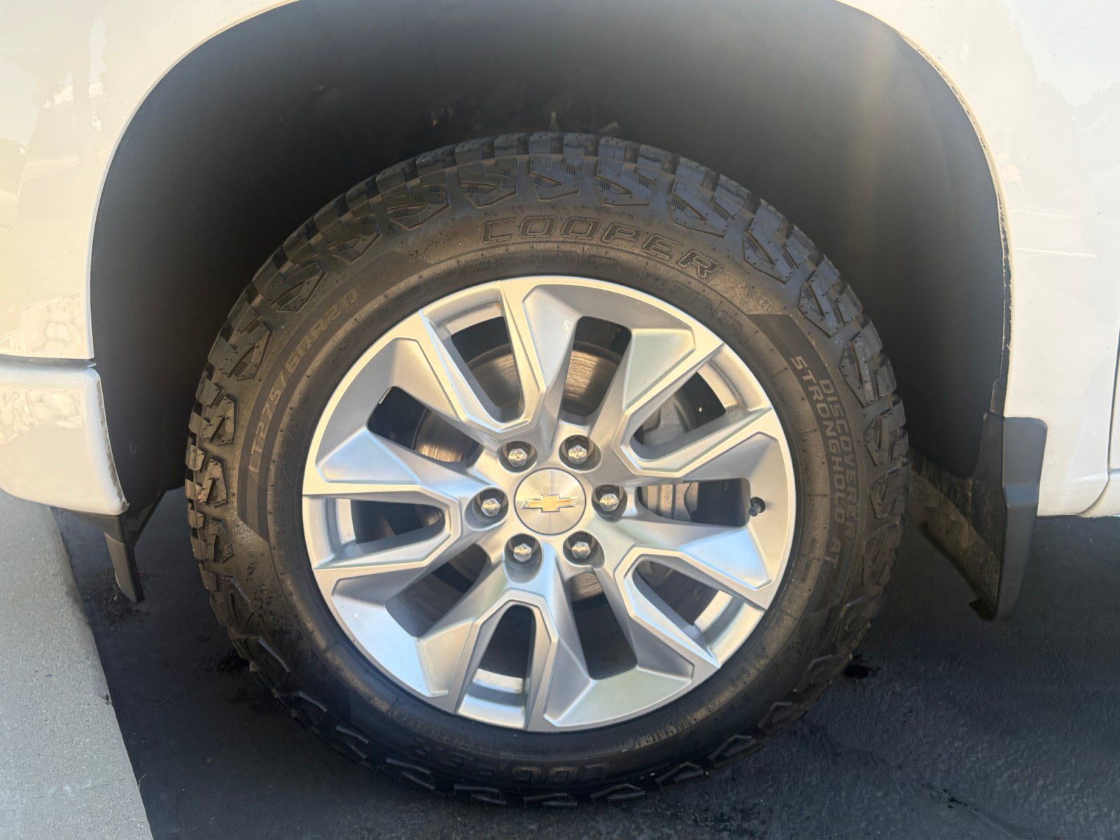 Certified 2024 Chevrolet Silverado 1500 Custom AWD/4WD image 30