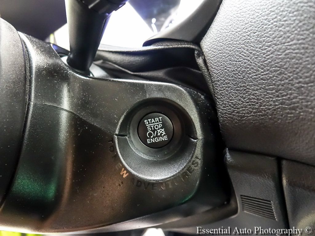 Used 2018 Jeep Renegade Latitude w/ Popular Equipment Group AWD/4WD image 14