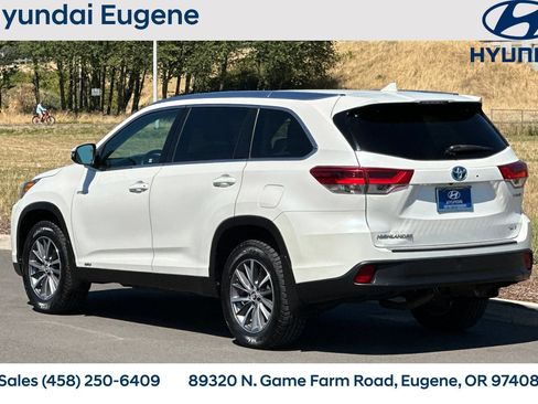 Used 2019 Toyota Highlander XLE AWD/4WD image 6