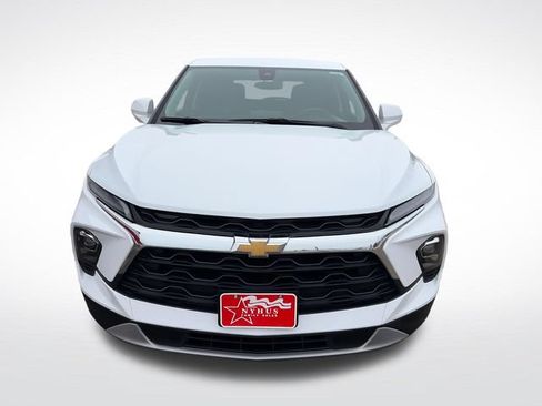 Used 2025 Chevrolet Blazer LT AWD/4WD image 2