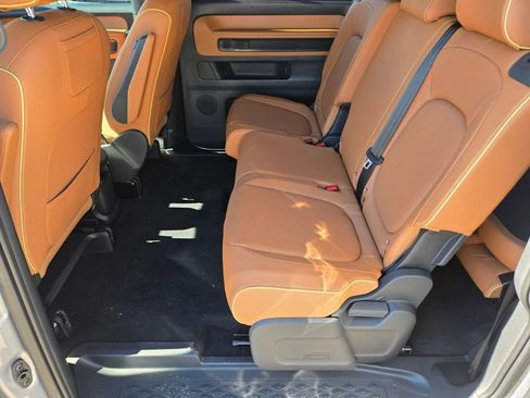 New 2025 Volkswagen ID. Buzz Pro S Plus RWD image 7