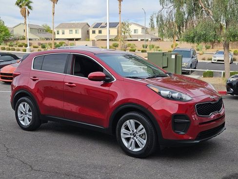 Used 2019 Kia Sportage LX image 3
