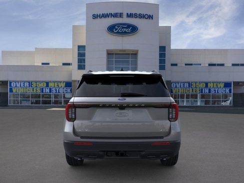 New 2026 Ford Explorer Active AWD/4WD image 5