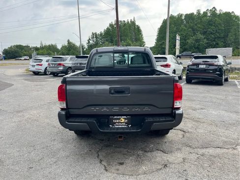 Used 2017 Toyota Tacoma SR RWD image 6