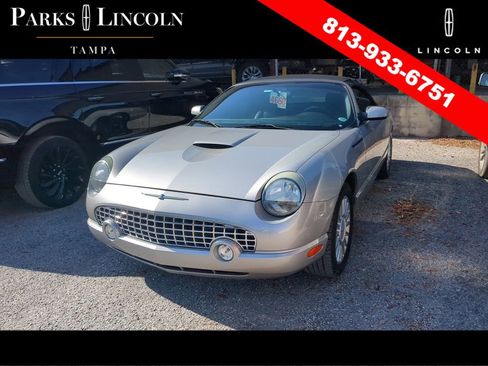 Used 2004 Ford Thunderbird RWD image 4