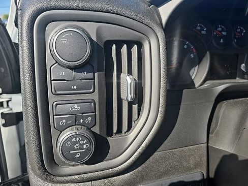 Used 2022 Chevrolet Silverado 2500 Custom w/ Custom Value Package AWD/4WD image 16
