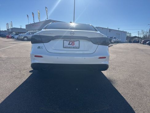 Used 2023 Nissan Maxima Platinum w/ Sport Mat Group image 10