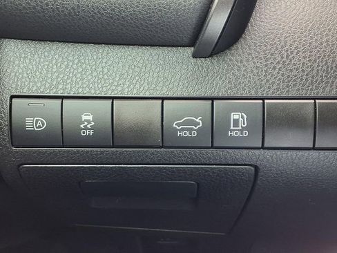Used 2022 Toyota Camry XSE FWD image 16