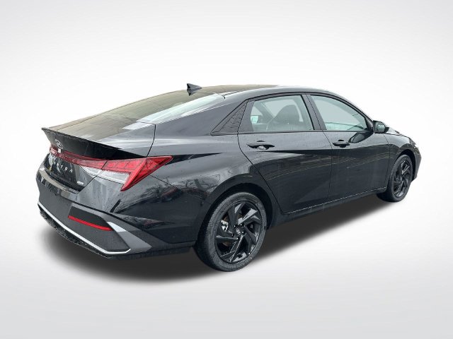 New 2026 Hyundai Elantra SEL FWD image 13