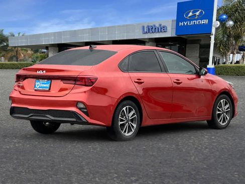 Used 2022 Kia Forte LXS image 3