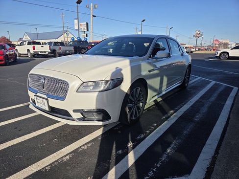 Used 2020 Lincoln Continental image 25