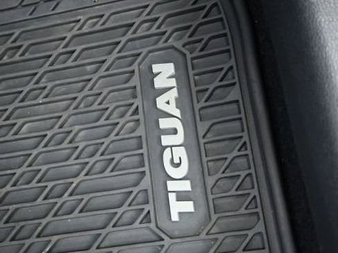 Used 2023 Volkswagen Tiguan SE FWD image 47