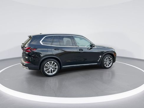 New 2026 BMW X5 xDrive50e image 8