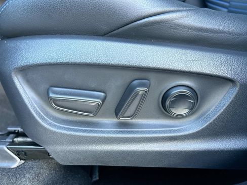 Used 2025 Toyota Corolla Cross AWD Hybrid w/ Convenience Package image 12