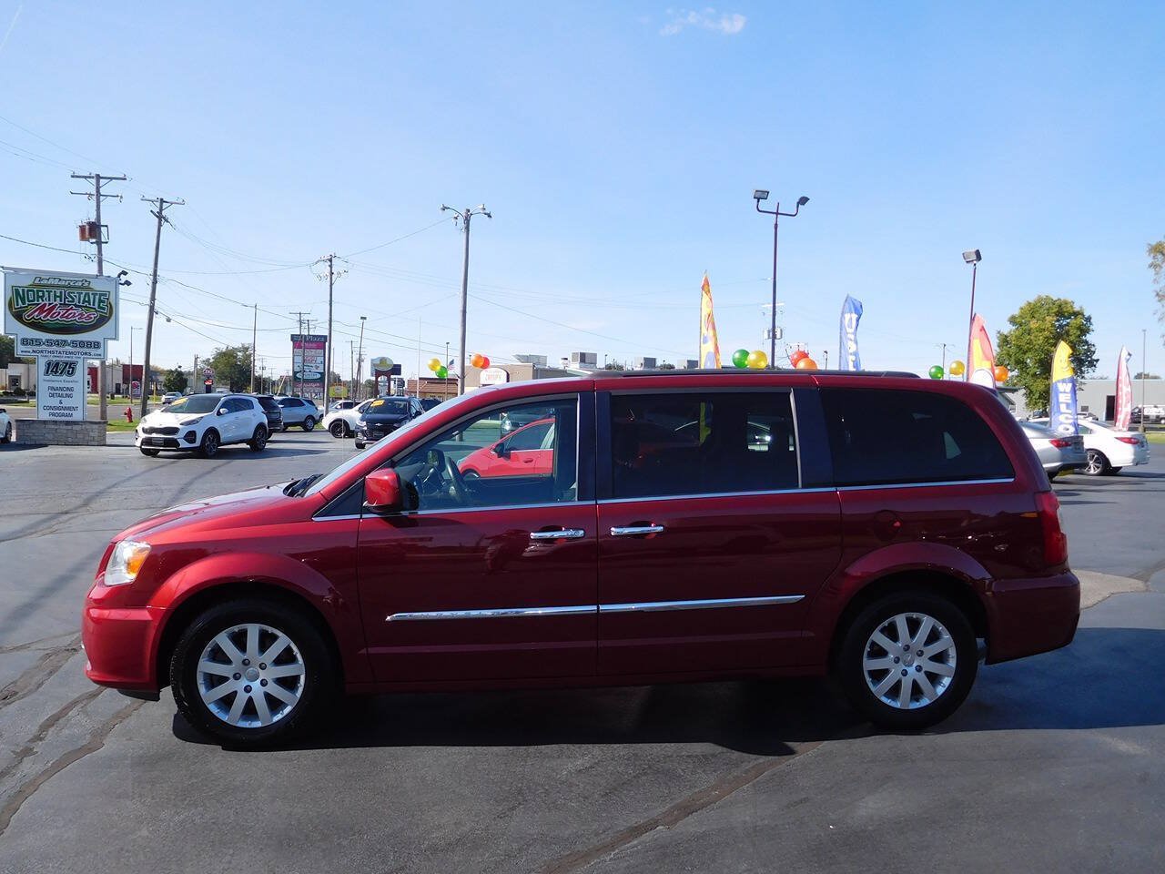 Used 2016 Chrysler Town & Country Touring w/ Driver Convenience Group FWD image 5
