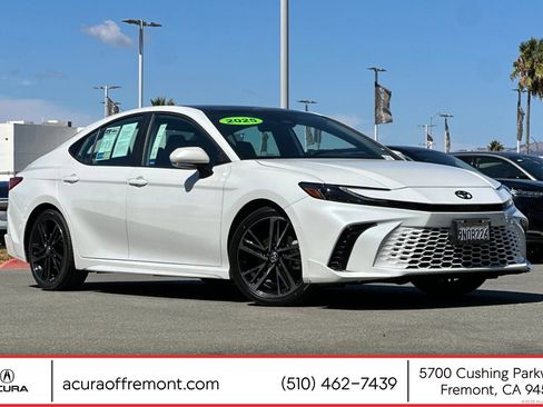 Used 2025 Toyota Camry XSE FWD image 1