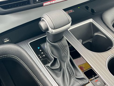 Used 2026 Toyota Sienna XLE image 23