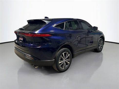 Used 2023 Toyota Venza LE image 7