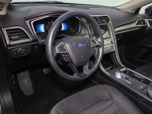 Used 2019 Ford Fusion SE FWD image 19