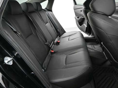 Used 2025 Honda Accord Touring image 9