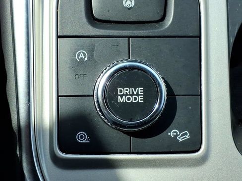 Used 2023 Ford Explorer XLT w/ Equipment Group 202A AWD/4WD image 20