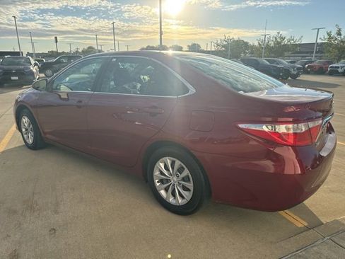 Used 2017 Toyota Camry XLE image 5