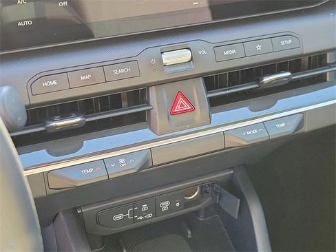 Used 2025 Kia K4 EX image 27