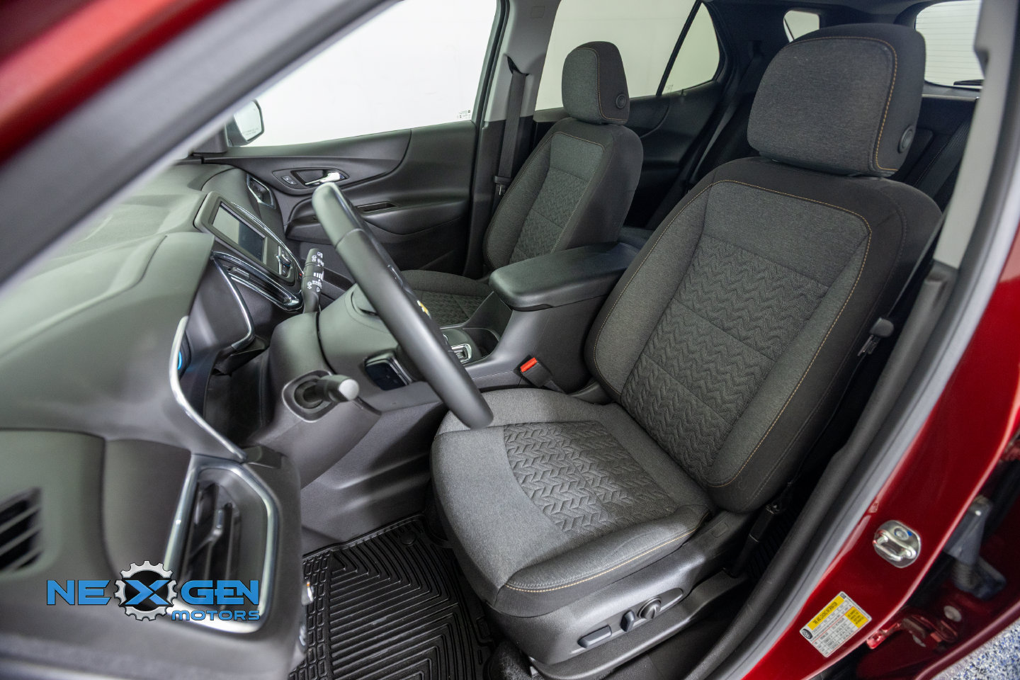 Used 2024 Chevrolet Equinox LT FWD image 23
