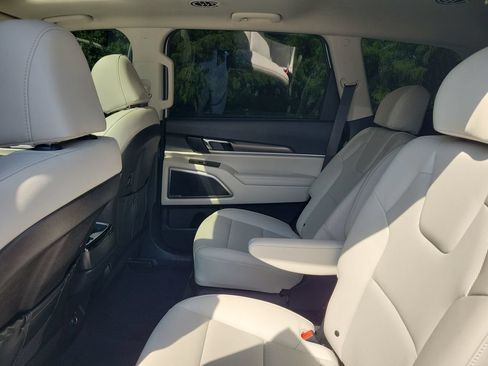 Certified 2024 Kia Telluride S w/ S Sunroof Package FWD image 25