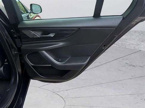 Used 2020 Jaguar XE S RWD image 19
