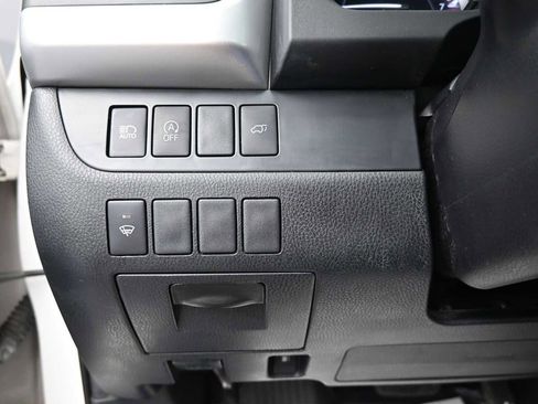 Used 2019 Toyota Highlander XLE AWD/4WD image 11