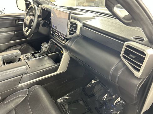 Used 2024 Toyota Sequoia Platinum image 27