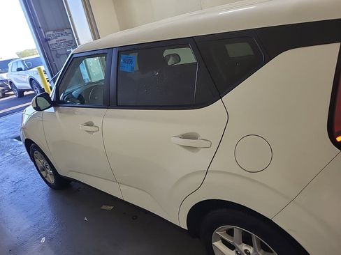 Used 2024 Kia Soul LX w/ Option Group 015 FWD image 8