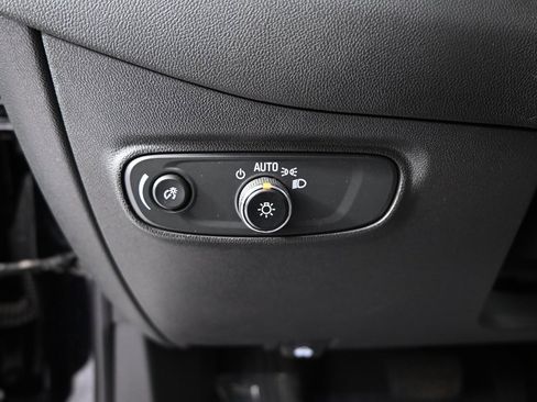 Used 2023 Chevrolet Equinox LT image 24