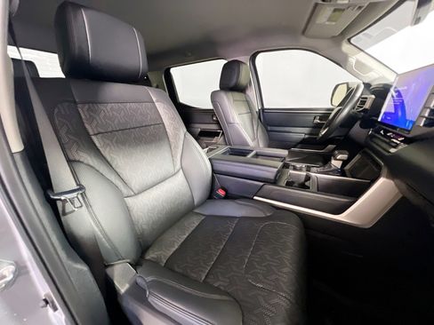 Used 2024 Toyota Tundra Limited AWD/4WD image 31