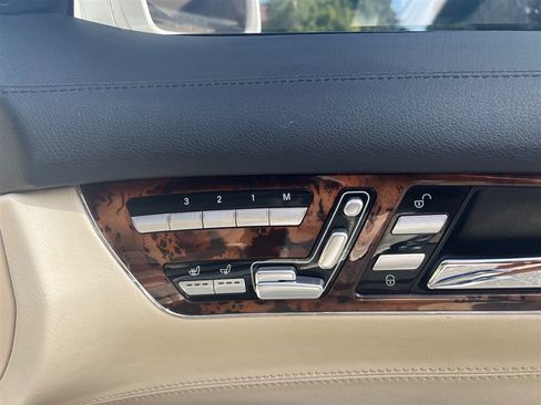 Used 2012 Mercedes-Benz CL 550 4MATIC image 25