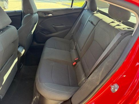 Used 2017 Chevrolet Cruze LT image 11