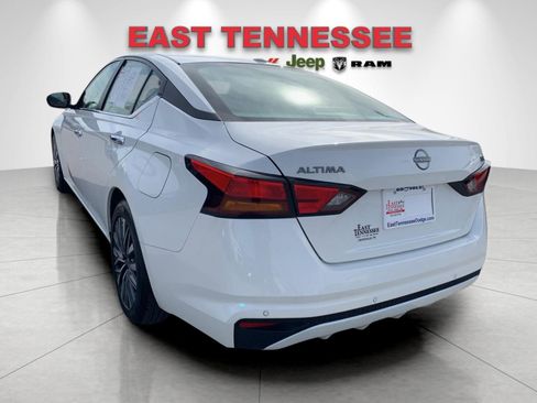 Used 2024 Nissan Altima 2.5 SV image 5