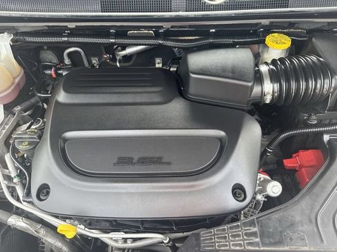 Used 2023 Chrysler Voyager LX FWD image 27