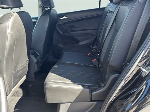 Used 2023 Volkswagen Tiguan SE image 17