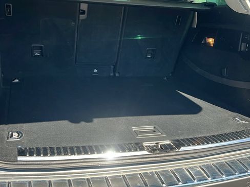 Used 2016 Volkswagen Touareg TDI AWD/4WD image 27