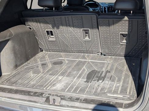 Used 2020 Chevrolet Equinox Premier w/ Premier True North Edition image 12