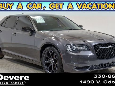 Used 2019 Chrysler 300 Touring w/ Sport Appearance Package RWD image 1