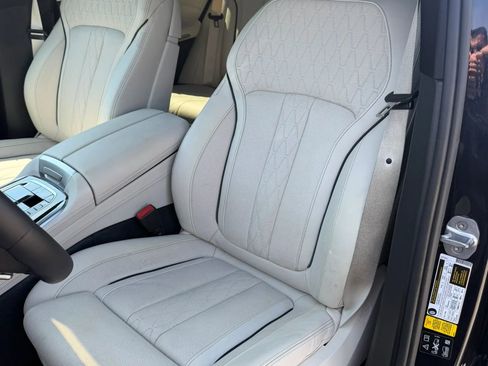 Used 2019 BMW X5 xDrive40i w/ M Sport Package AWD/4WD image 7