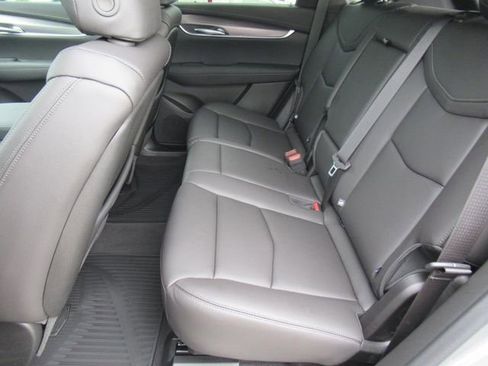 New 2025 Cadillac XT5 Luxury image 25