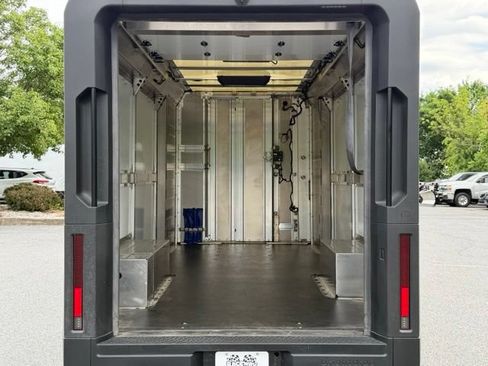 Used 2024 Chevrolet Brightdrop 600 w/ Commercial Equipment Package AWD/4WD image 20